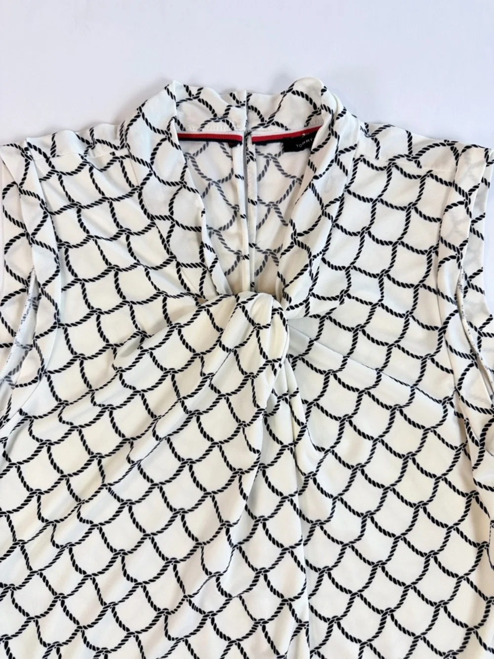 Tommy Hilfiger‎ Rope Print Sleeveless Blouse Twisted Knot V-Neck Nautical